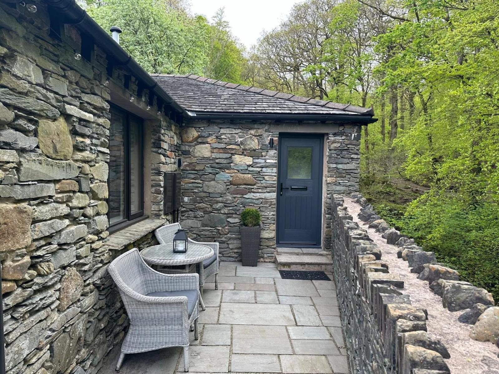 Spacious Property With Waterfall View By Letmestay Ambleside Exterior photo